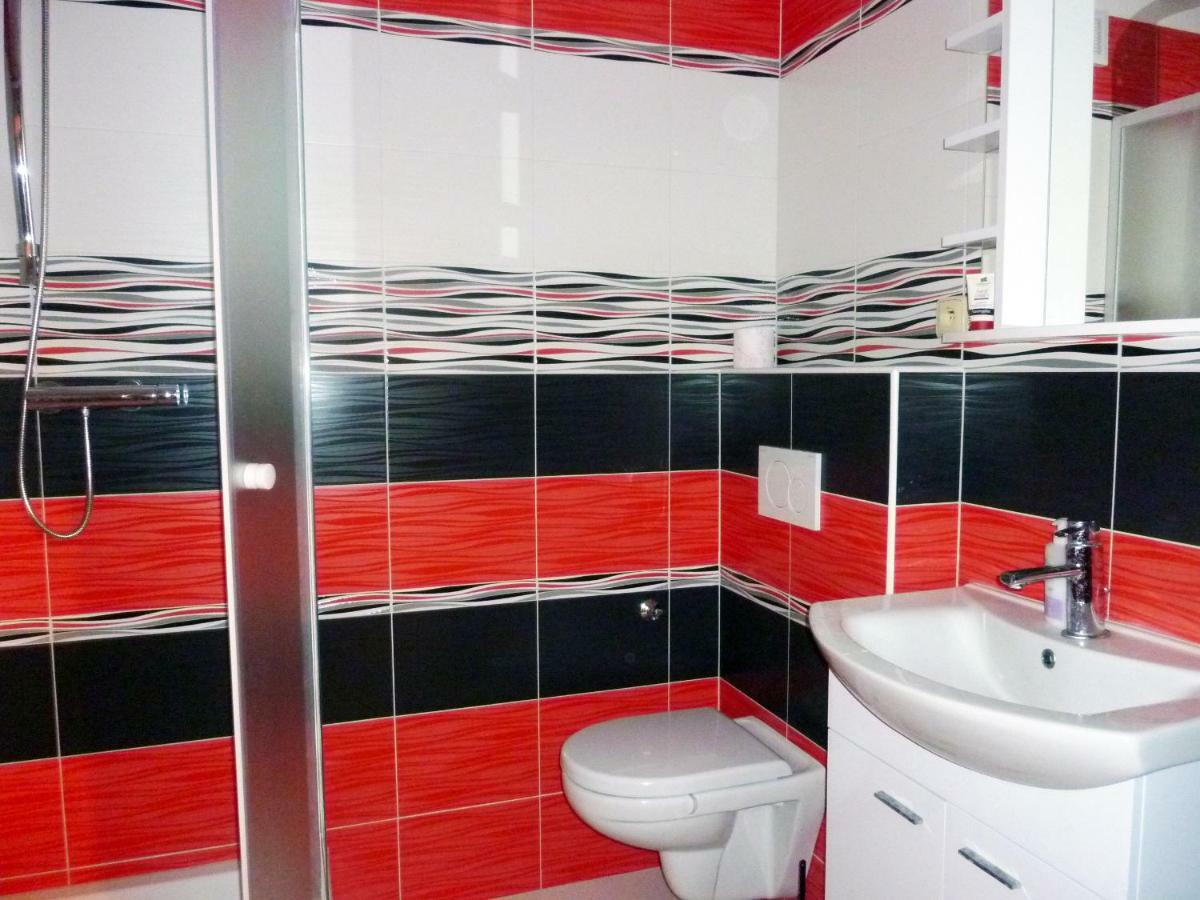Apartman Aradise トゥルノフ エクステリア 写真