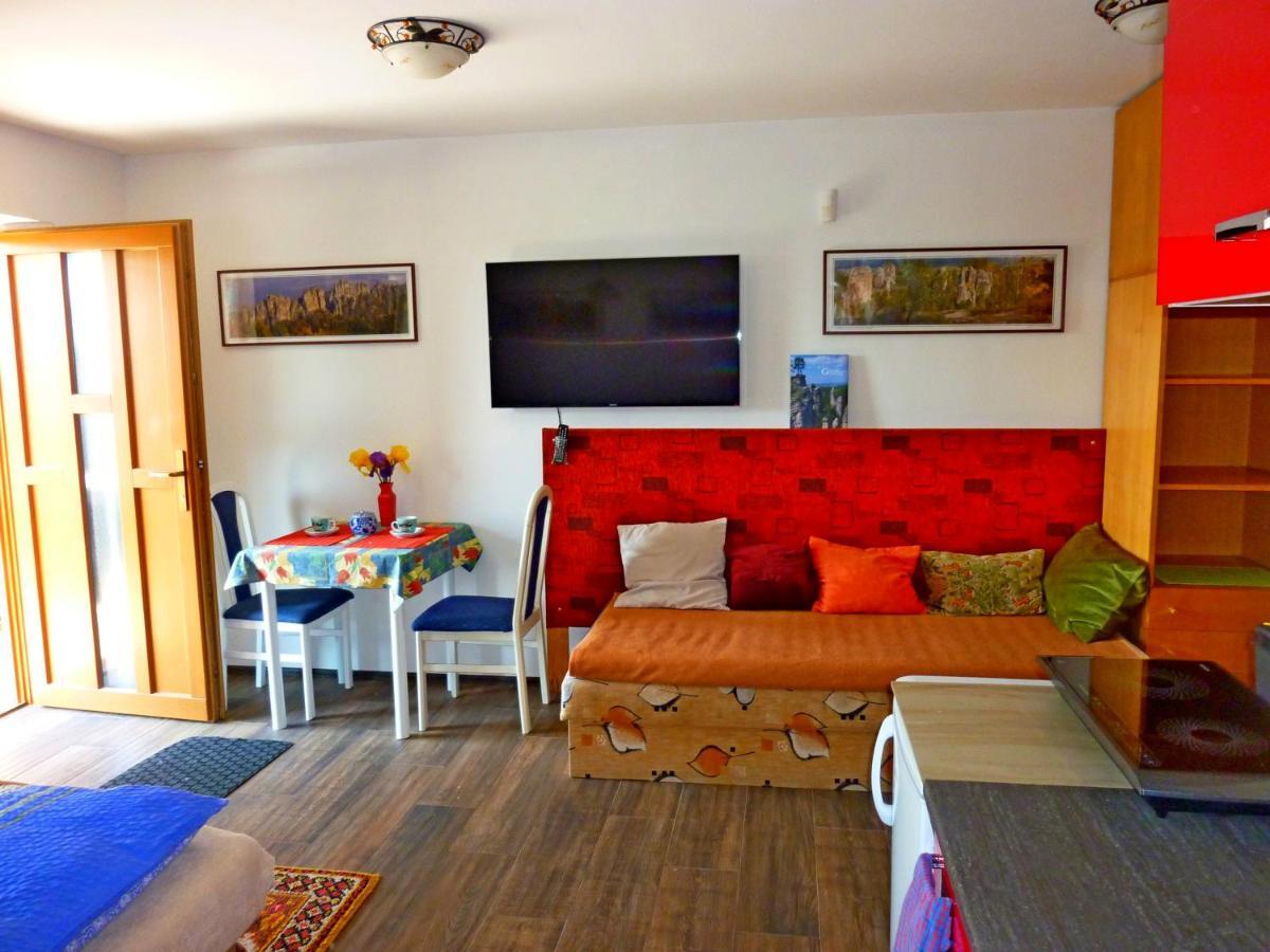 Apartman Aradise トゥルノフ エクステリア 写真